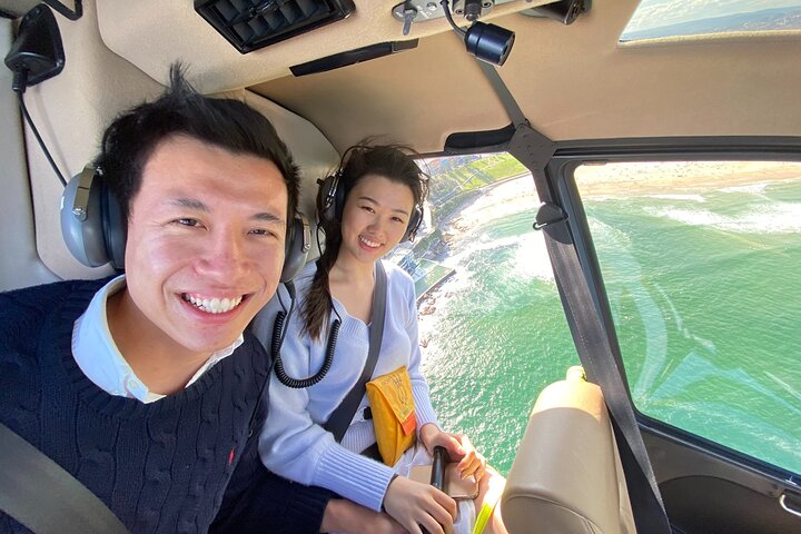 Private Helicopter Flight Over Sydney & Beaches for 2 or 3 people - 30 Minutes