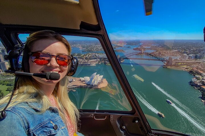 Private Helicopter Flight Over Sydney & Beaches for 2 or 3 people - 30 Minutes