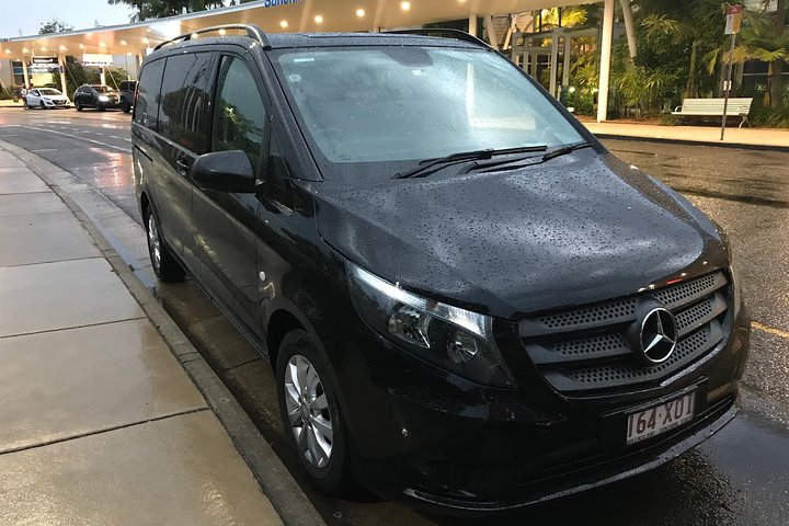 Executive Mercedes Minivan Transfer FROM Sydney Airport to Sydney CBD Downtown