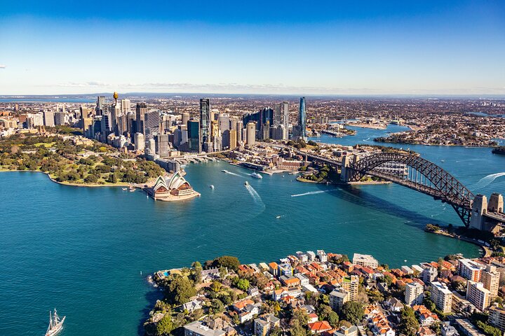 Private Helicopter Flight Over Sydney & Beaches for 2 or 3 people - 20 Minutes