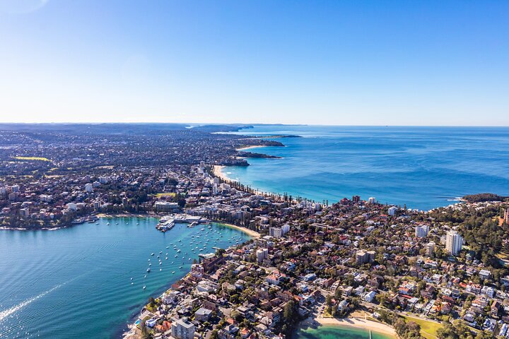 Private Helicopter Flight Over Sydney & Beaches for 2 or 3 people – 20 Minutes