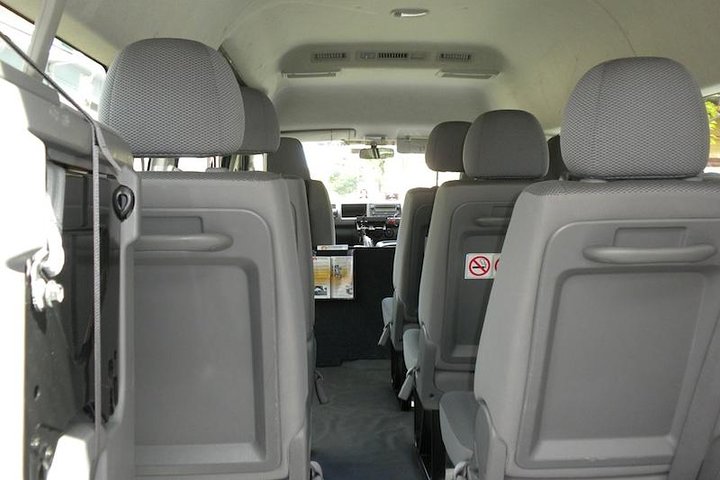 Private Minivan Transfer FROM Sydney CBD/Downtown to Sydney Airport 1-7 people