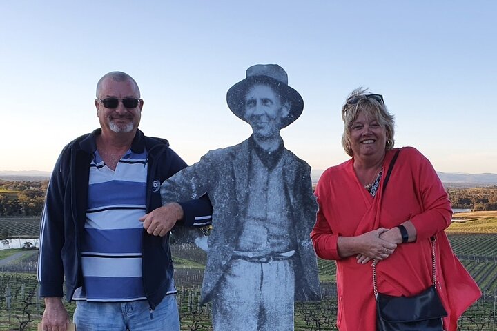 Hunter Valley Exclusive Kangaroo and Wine Tasting Experience