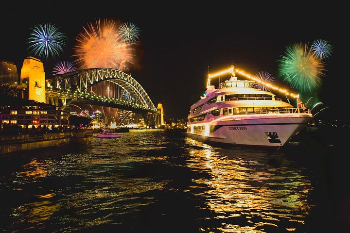 Sydney Harbour New Year's Eve Cruise Aboard MV Sydney 2000