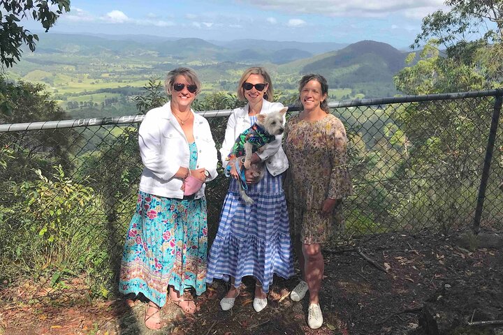 Maleny & Montville Private Tour from Noosa with Artisan Village and Wine Tasting