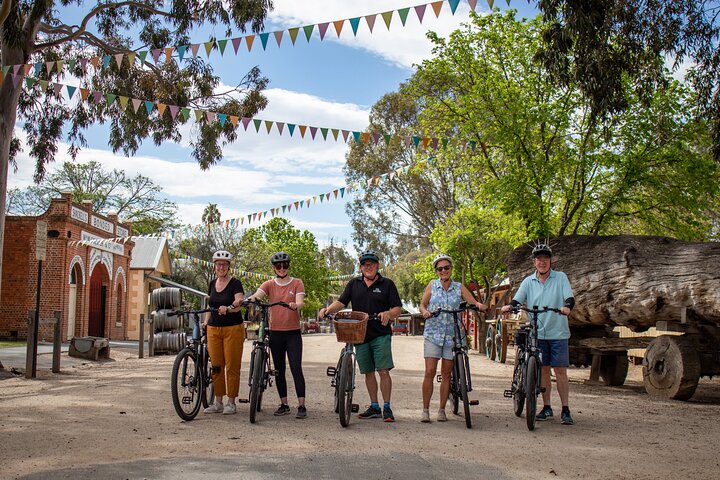 Echuca Guided E-Bike Cycling Tour