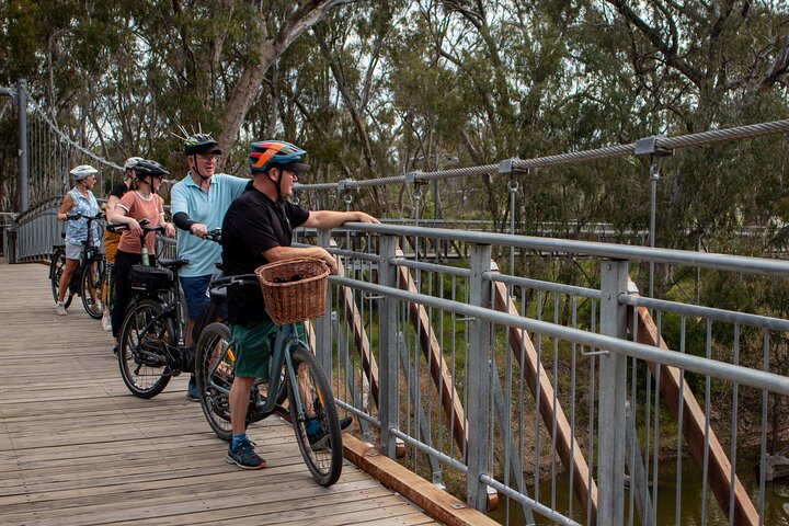 Echuca Guided E-Bike Cycling Tour