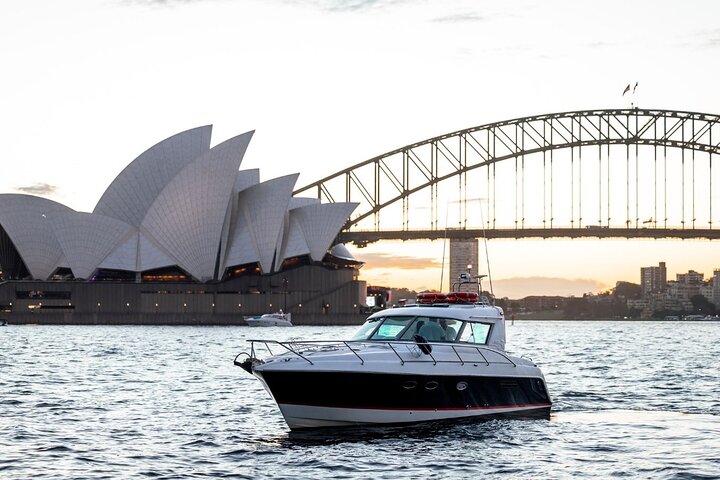 Private Half Day Sydney Tour by Tour Vehicle & Boat - Sights & Sea