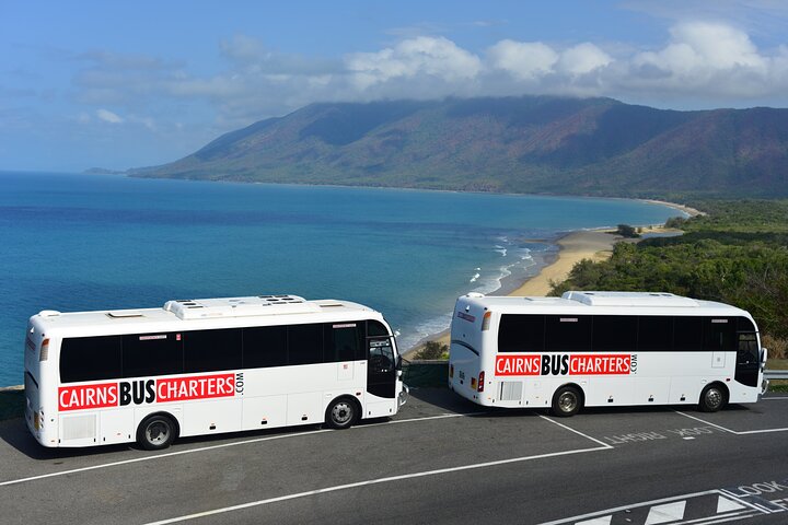 Cairns Arrival Transfer:Airport to City, Northern Beaches or Port Douglas Hotels