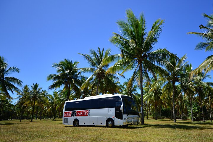 Cairns Arrival Transfer:Airport to City, Northern Beaches or Port Douglas Hotels