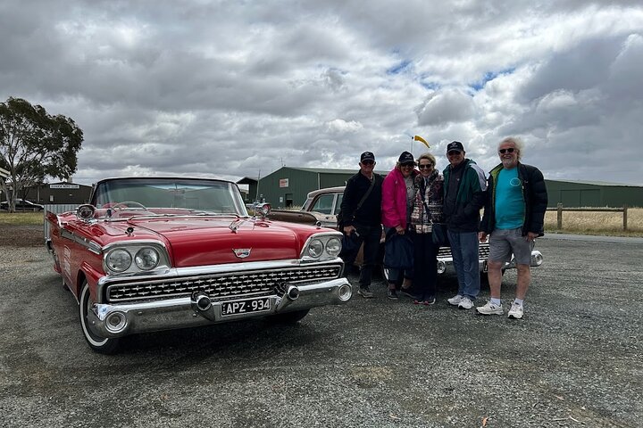 Classic Car and Limo Tours Murray River