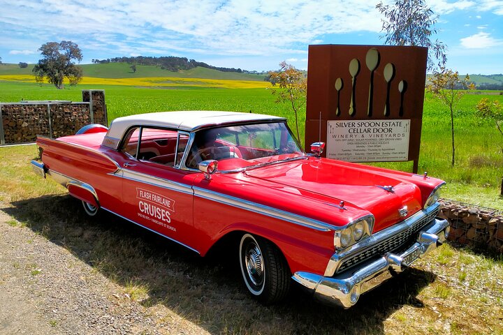 Classic Car and Limo Tours Murray River