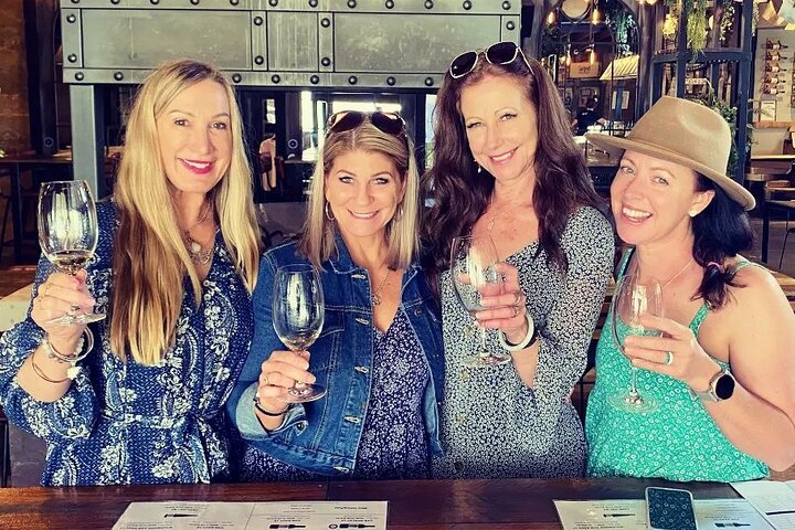 Margaret River Customizable Wine Tasting Tour – Small Private Groups – 5 people