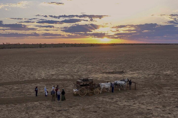 Sunset Stagecoach Experience in Longreach