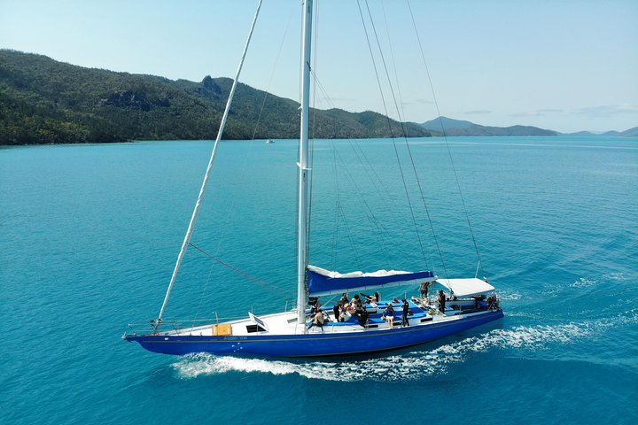 Southern Cross Langford Reef Whitsundays Sail