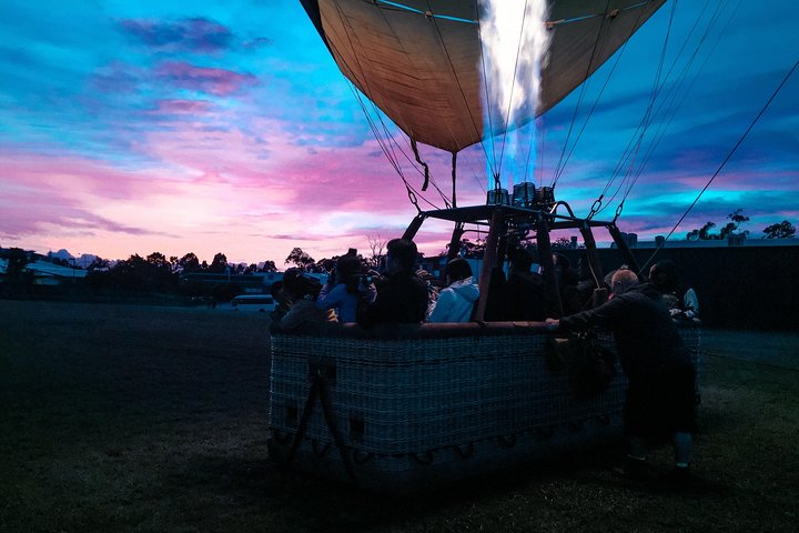 Gold Coast Hot Air Balloon Flight 1 Hour - BEST PRICE!