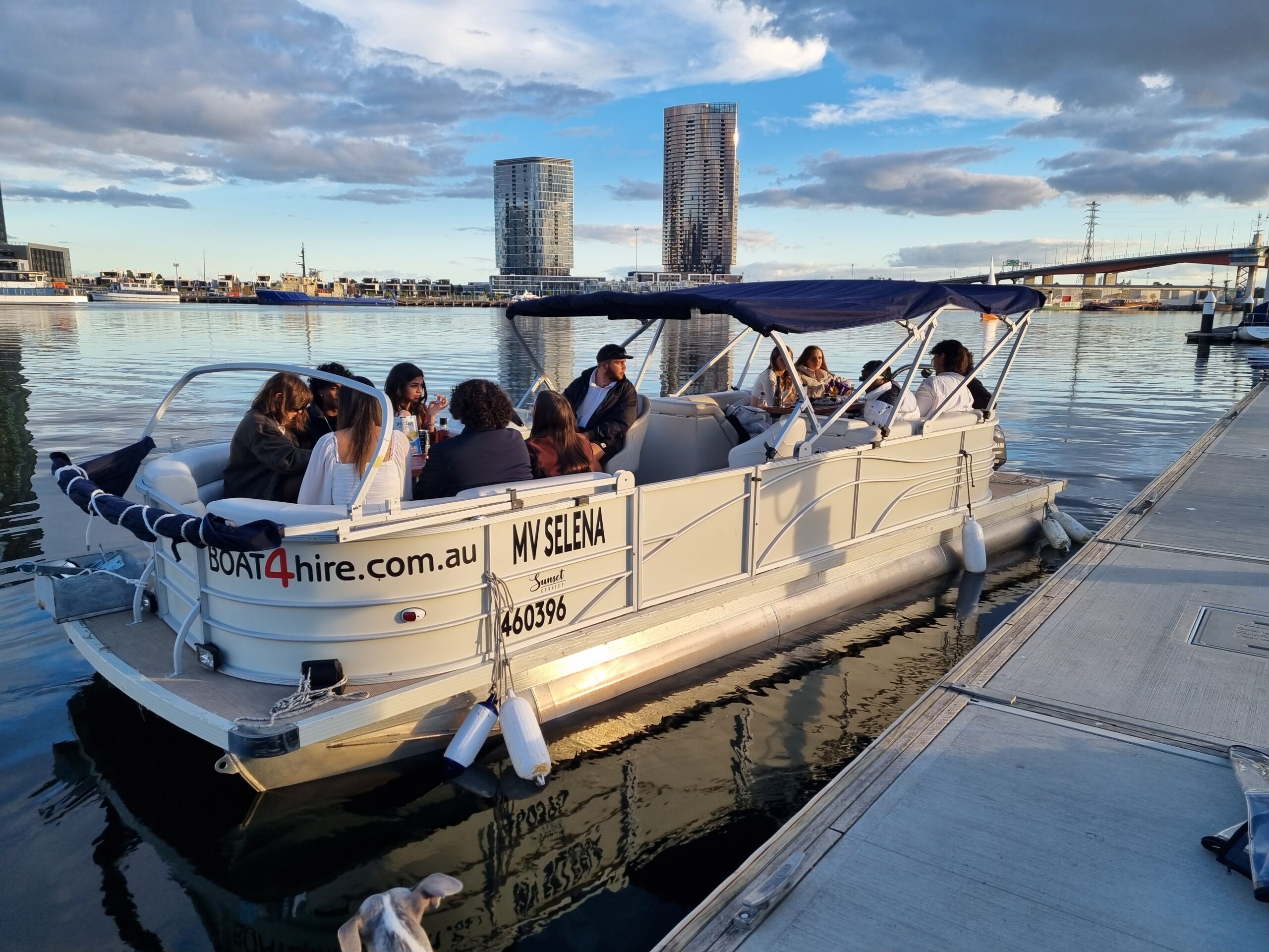 A Pontoon Party 2-Hour Boat Hire