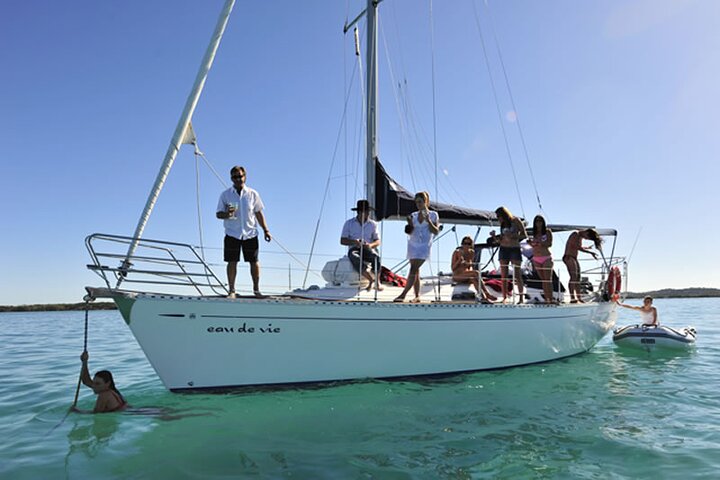 2 Hour MIDDAY Cruise with Getaway Sailing on the Gold Coast