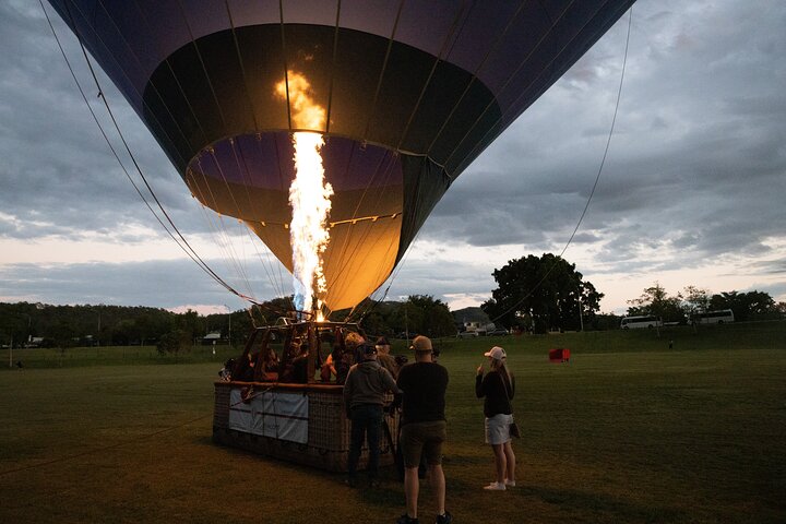 Combo Quack'rDuck and Hot Air Balloon in Gold Coast with Breakfast