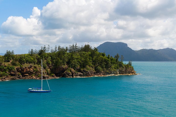 Southern Cross Langford Reef Whitsundays Sail