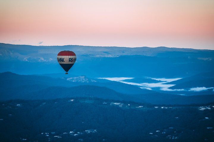 Gold Coast Hot Air Balloon with 5 Star Champagne Buffet Breakfast