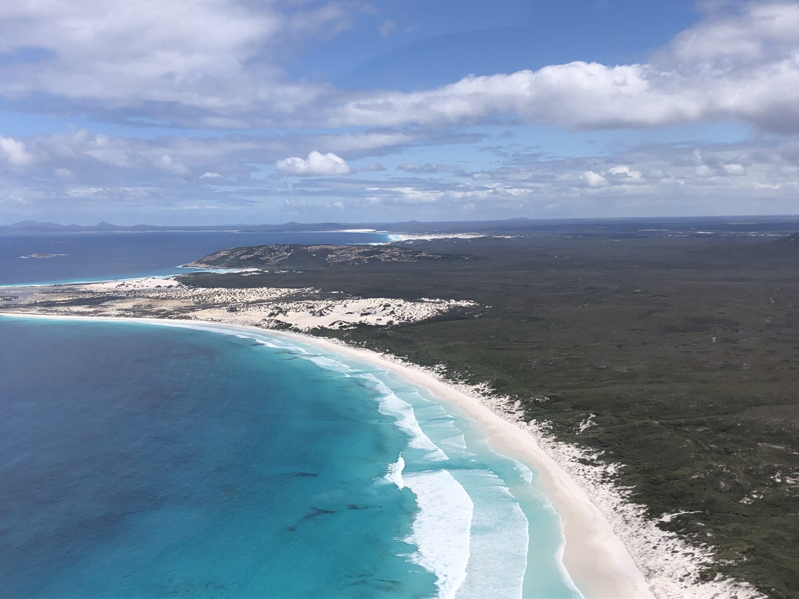 A Esperance Pink Lake Hillier 4-Day Tour with Helicopter Flight