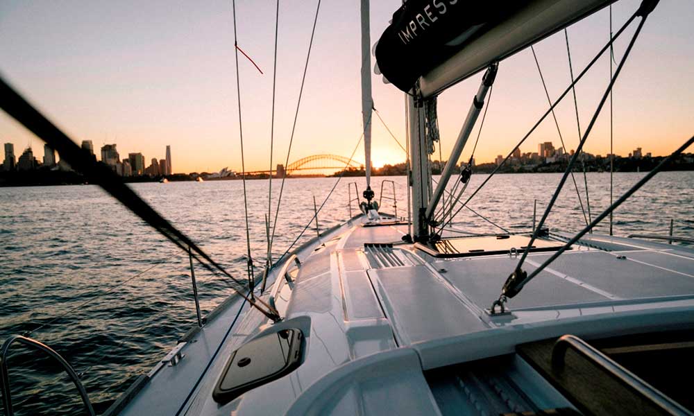 Explore Vivid on a Luxury Yacht - 3 Hours