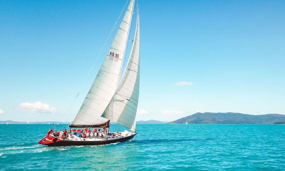 4 Day Whitsunday and Outer Reef Sailing Adventure