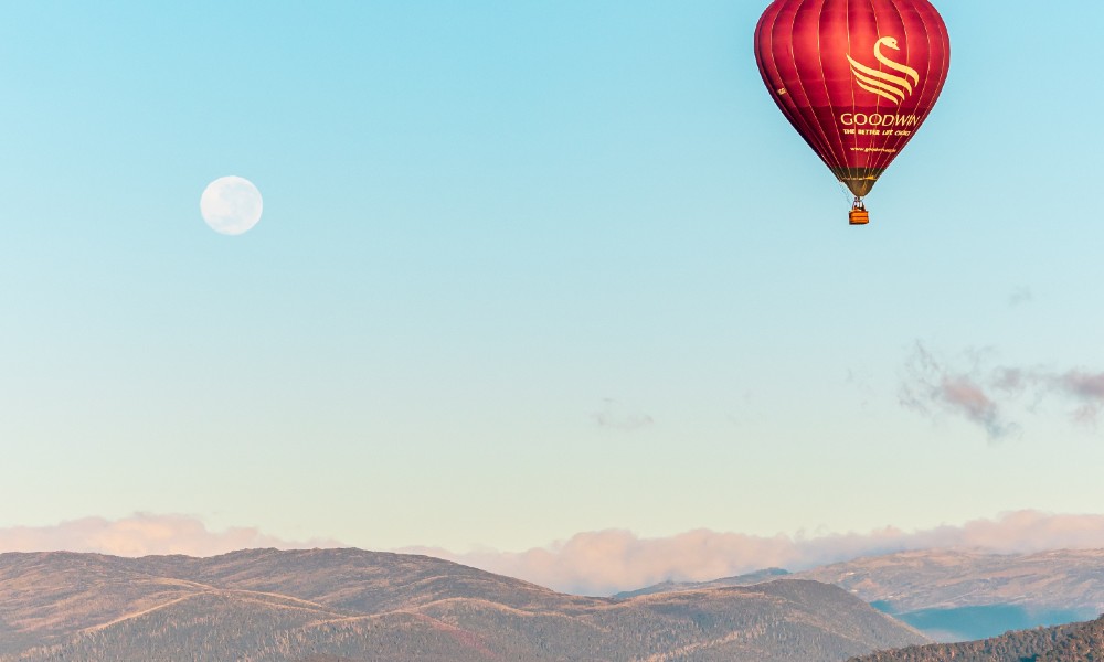 Sunrise Balloon Flight Over Jindabyne