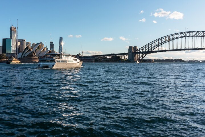 4 Hour Sydney harbour Cruise with Gourmet Lunch