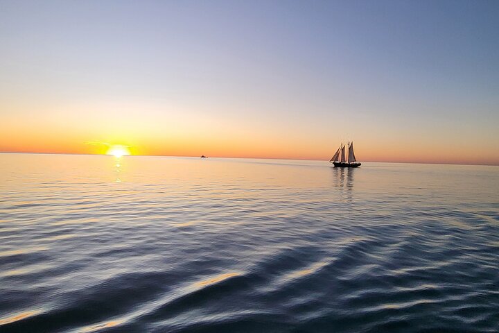 Broome-Staircase to the Moon & Sunset Dinner Cruise