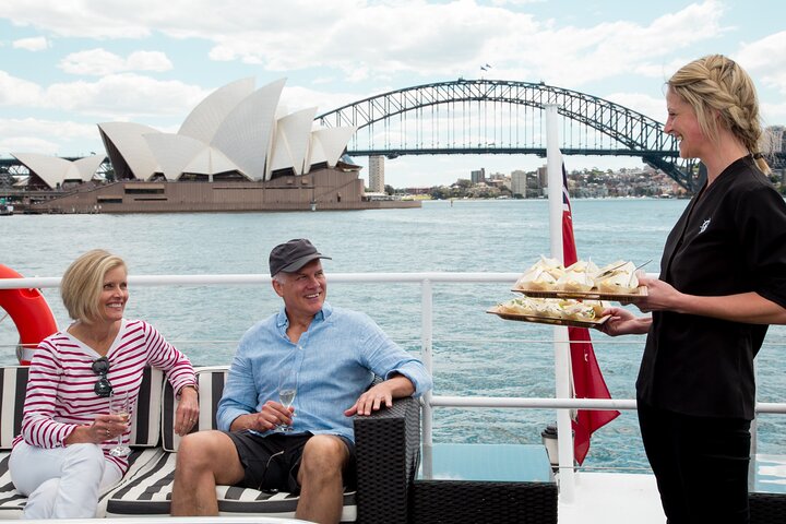 4 Hour Sydney harbour Cruise with Gourmet Lunch