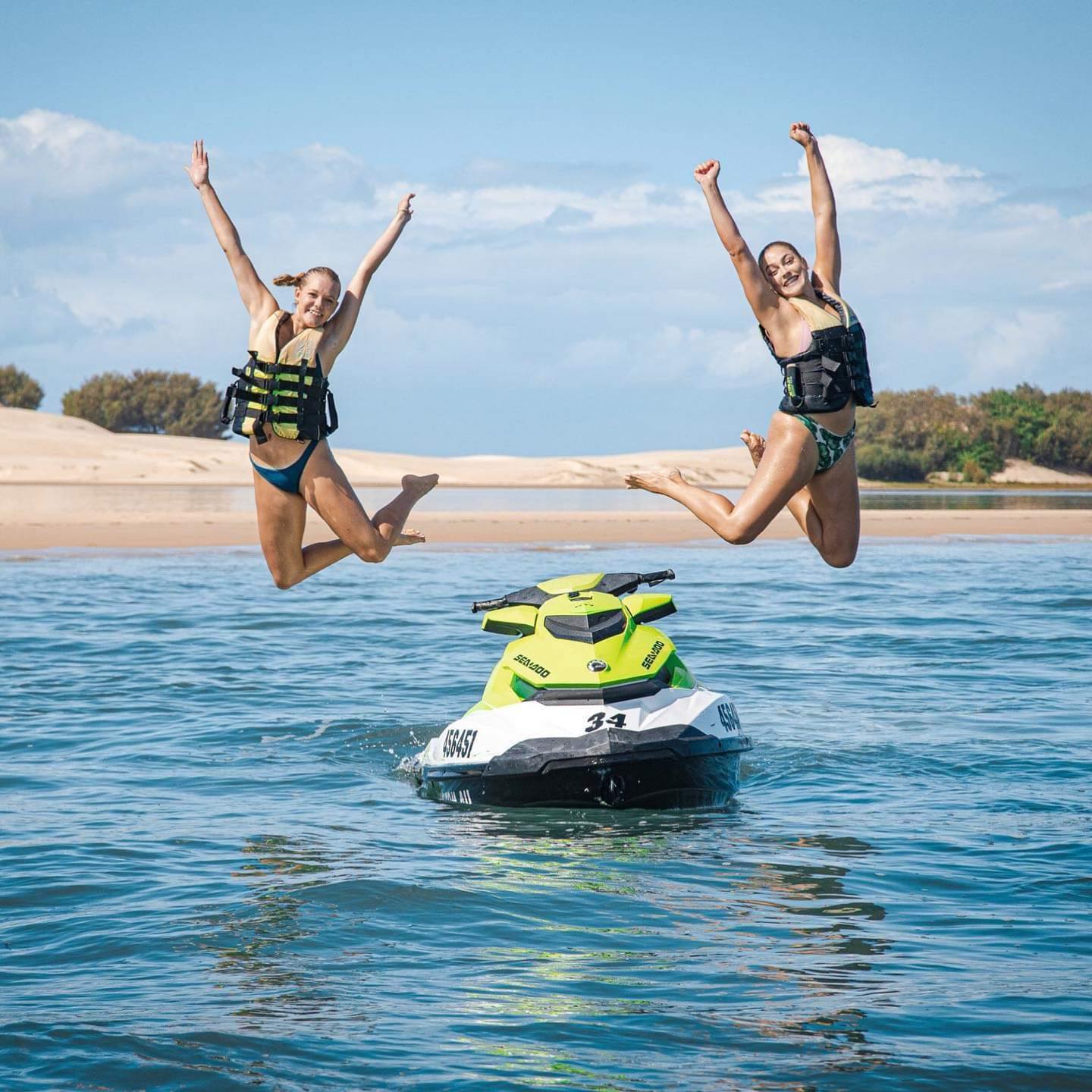 Wave Break Island Intro. Scuba Dive + 30 Minute Jet Ski Circuit - 2 People