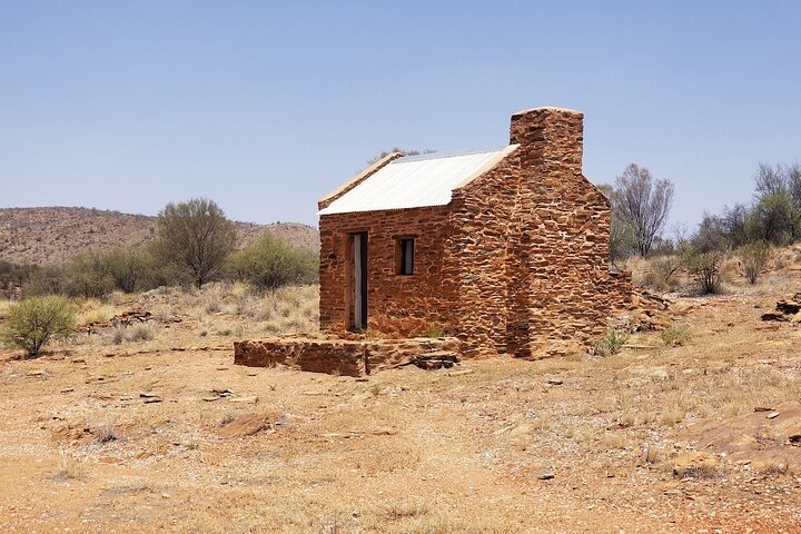 Full-Day East MacDonnell Ranges VIP Private Tour