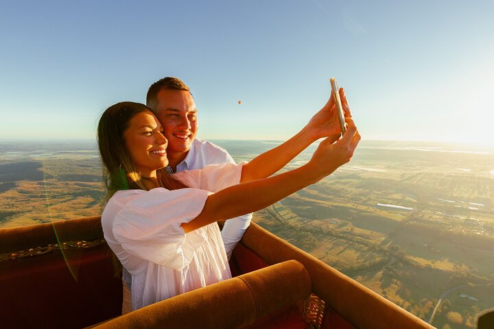 Gold Coast HotAir Balloon + Vineyard Breakfast + Transfers