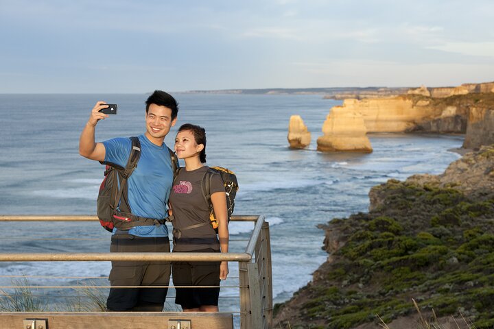 Full-Day Great Ocean Road and 12 Apostles Tour