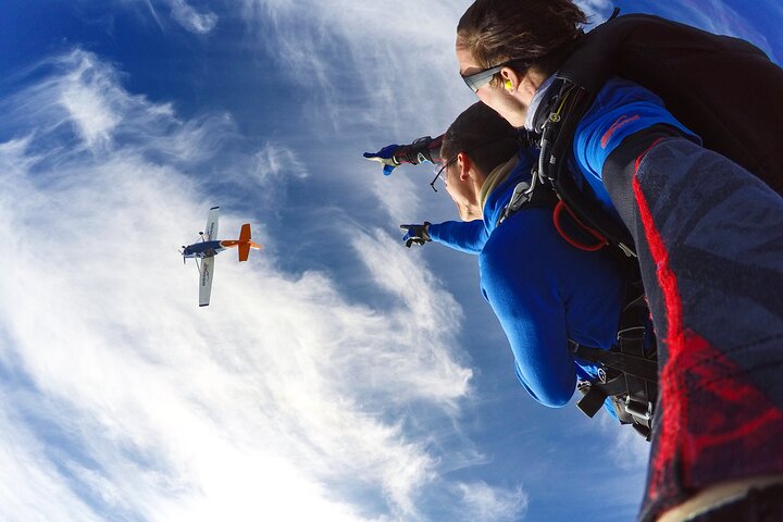 Skydiving Adelaide in Normanville Beach