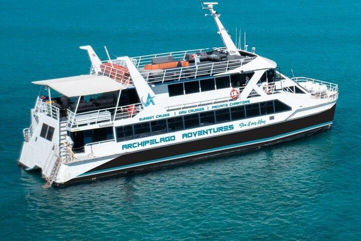 Full-Day Ocean Safari Cruise with Gourmet Lunch from Cable Beach