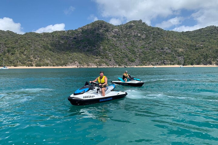 Magnetic Island 2-Hour Guided Tour by Jet-Ski