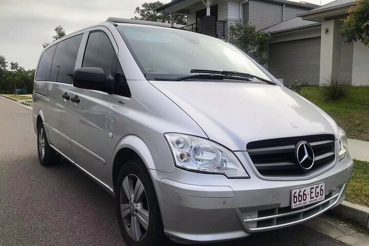 Private Transfer from Gold Coast/OOL Airport to Brisbane/BNE Airport( 1-7 pax)