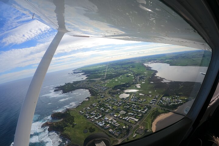 15,000ft Skydive over the 12 Apostles and Great Ocean Rd