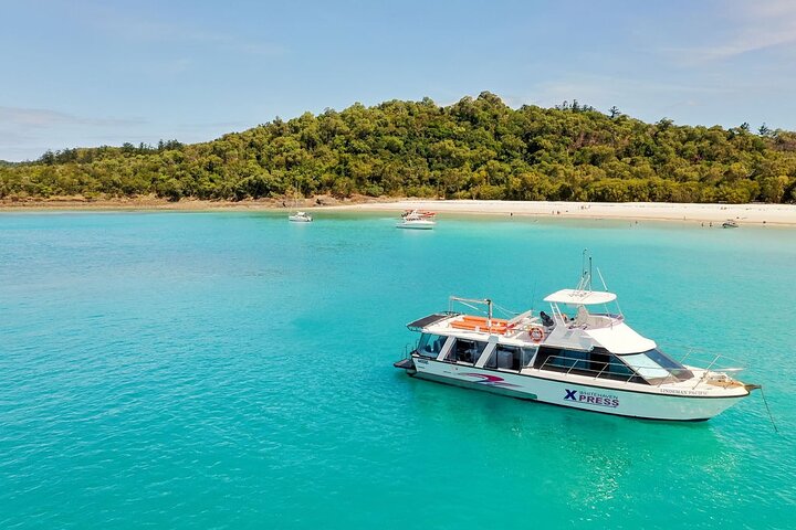 Whitehaven Beach and Hill Inlet Day Tour | Aussie Beach BBQ | Family Friendly