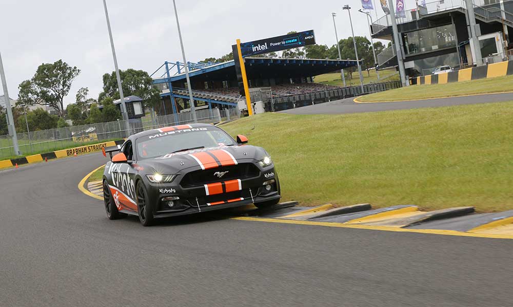 V8 Mustang 4 Lap Drive Racing Experience – Adelaide