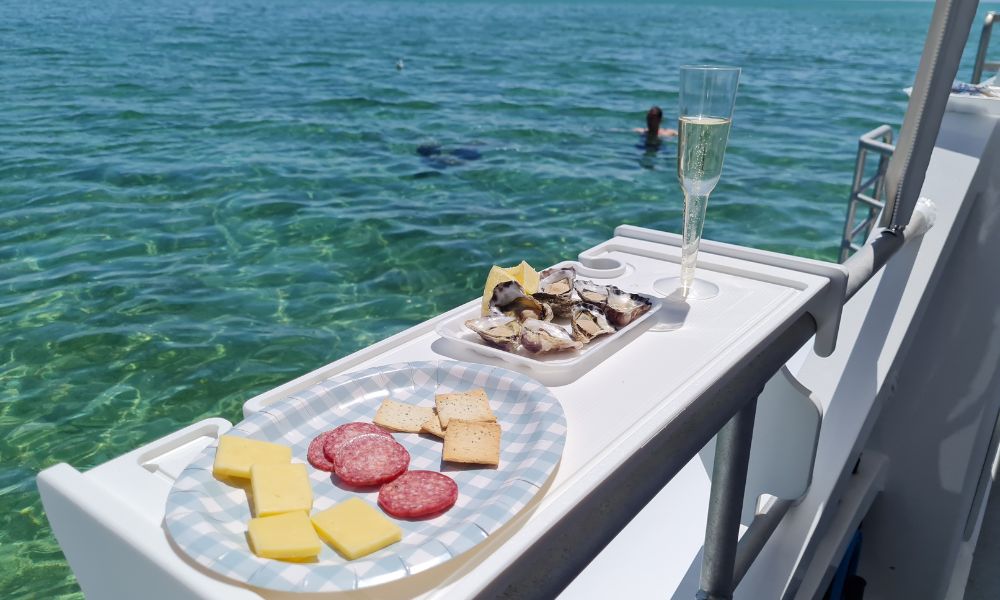 Moreton Island Champagne and Oyster Tour