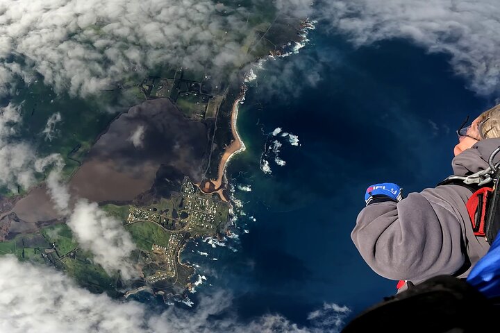 15,000ft Skydive over the 12 Apostles and Great Ocean Rd