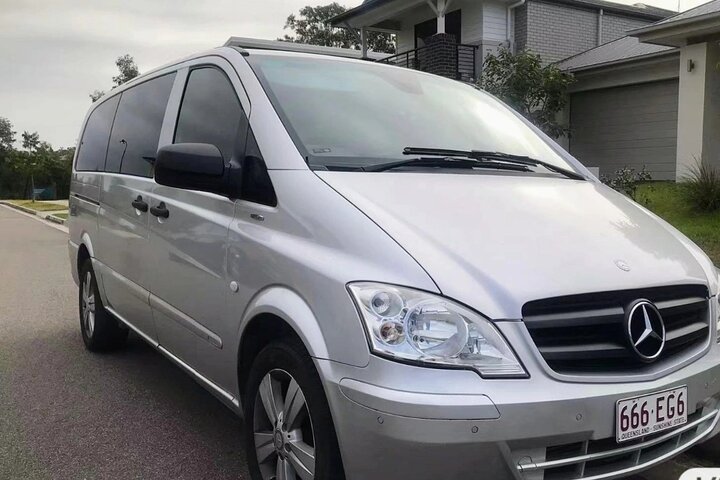 Luxury Private Transfer between Gold Coast Airport and Gold Coast city (1-7pax)