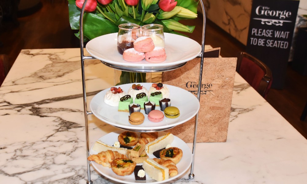 High Tea with a Glass of Sparkling Wine – For 2