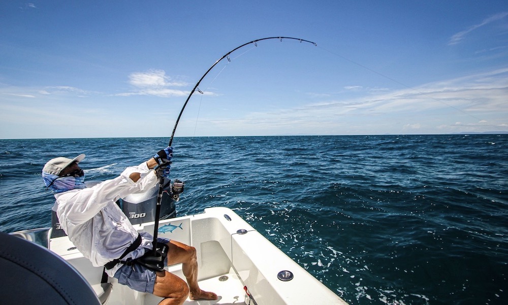 Port Douglas Offshore 23ft Centre Console Boat Hire