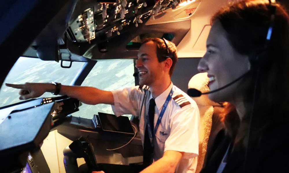 Boeing 737 Flight Simulator Melbourne CBD - 60 Minute City Flyer