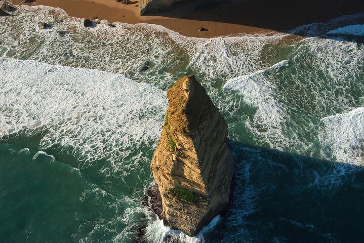 Private VIP Helicopter Experience from Melbourne to 12 Apostles